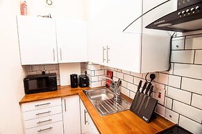 The Summit West End - 1BR Cosy Flat, Central, Wifi