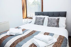 The Summit West End - 1BR Cosy Flat, Central, Wifi