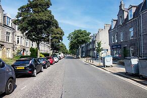 The Summit West End - 1BR Cosy Flat, Central, Wifi