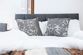 The Summit West End - 1BR Cosy Flat, Central, Wifi