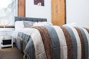 The Summit West End - 1BR Cosy Flat, Central, Wifi