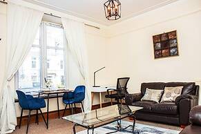 The Summit West End - 1BR Cosy Flat, Central, Wifi