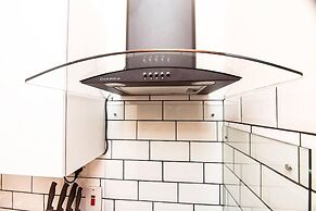 The Summit West End - 1BR Cosy Flat, Central, Wifi