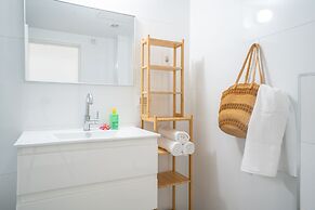 Vibrant Seaside Stay with Balcony by Sea N' Rent