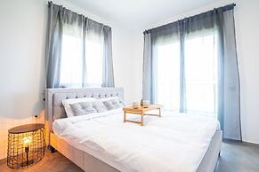 Vibrant Seaside Stay with Balcony by Sea N' Rent