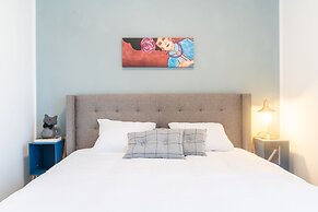 Vibrant Seaside Stay with Balcony by Sea N' Rent