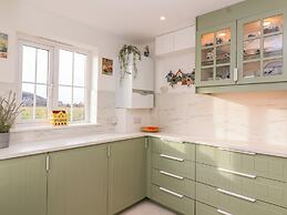 West Bay Holiday Home