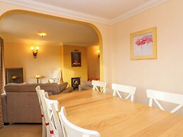 West Bay Holiday Home