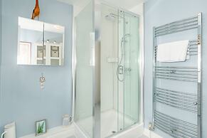 West Bay Holiday Home