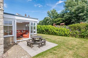 West Bay Holiday Home