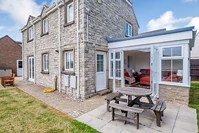 West Bay Holiday Home