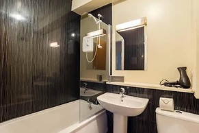 Summit Central - Quiet 2BR Flat, Wifi, Parking