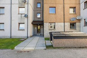 Summit Central - Quiet 2BR Flat, Wifi, Parking