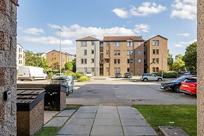 Summit Central - Quiet 2BR Flat, Wifi, Parking