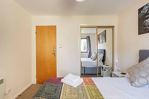 Summit Central - Quiet 2BR Flat, Wifi, Parking