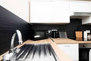 Summit Central - Quiet 2BR Flat, Wifi, Parking