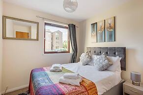 Summit Central - Quiet 2BR Flat, Wifi, Parking