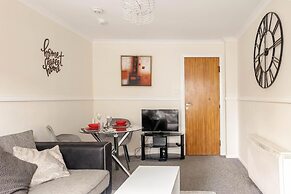 Stylish 2-bed Apartment w/ Kitchen, Ultrafast Wifi