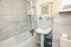 Stylish 2-bed Apartment w/ Kitchen, Ultrafast Wifi