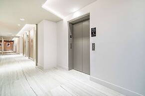 Hyde Beach House Luxury Condo-resort 2 Bedroom Condo by RedAwning