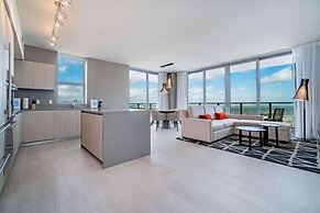 Hyde Beach House Luxury Condo-resort 2 Bedroom Condo by RedAwning