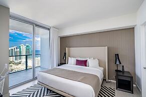 Hyde Beach House Luxury Condo-resort 2 Bedroom Condo by RedAwning