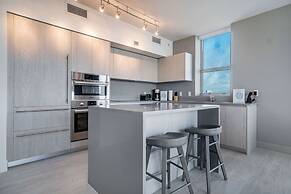 Hyde Beach House Luxury Condo-resort 2 Bedroom Condo by RedAwning