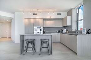 Hyde Beach House Luxury Condo-resort 2 Bedroom Condo by RedAwning