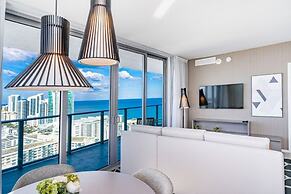 Hyde Beach House Luxury Condo-resort 2 Bedroom Condo by RedAwning