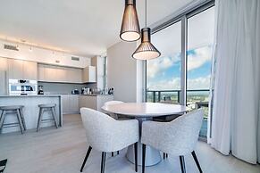 Hyde Beach House Luxury Condo-resort 2 Bedroom Condo by RedAwning