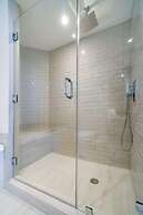 Hyde Beach House Luxury Condo-resort 2 Bedroom Condo by RedAwning