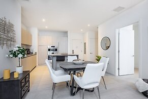 Hyde Beach House Luxury Condo-resort 2 Bedroom Condo by RedAwning