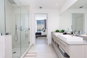 Hyde Beach House Luxury Condo-resort 2 Bedroom Condo by RedAwning