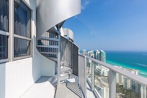 Hyde Beach House Luxury Condo-resort 2 Bedroom Condo by RedAwning
