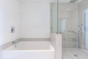 Hyde Beach House Luxury Condo-resort 2 Bedroom Condo by RedAwning