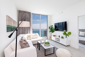 Hyde Beach House Luxury Condo-resort 2 Bedroom Condo by RedAwning
