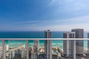 Hyde Beach House Luxury Condo-resort 2 Bedroom Condo by RedAwning