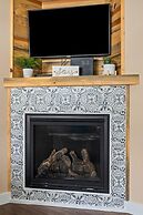 Whistler Village - Redwood 10 2 Bedroom Condo by RedAwning