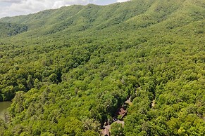 Tree Top Lodge - Gorgeous Lake Cabin With Hot Tub & Magnificent Views 