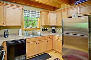 Tree Top Lodge - Gorgeous Lake Cabin With Hot Tub & Magnificent Views