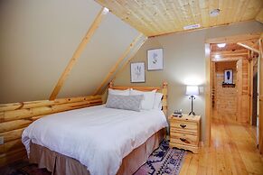 Tree Top Lodge - Gorgeous Lake Cabin With Hot Tub & Magnificent Views