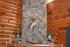 Tree Top Lodge - Gorgeous Lake Cabin With Hot Tub & Magnificent Views
