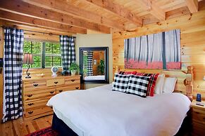 Tree Top Lodge - Gorgeous Lake Cabin With Hot Tub & Magnificent Views