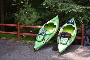 Tree Top Lodge - Gorgeous Lake Cabin With Hot Tub & Magnificent Views