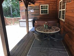 Tree Top Lodge - Gorgeous Lake Cabin With Hot Tub & Magnificent Views