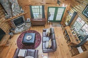 Tree Top Lodge - Gorgeous Lake Cabin With Hot Tub & Magnificent Views