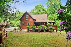 Tree Top Lodge - Gorgeous Lake Cabin With Hot Tub & Magnificent Views