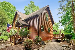 Tree Top Lodge - Gorgeous Lake Cabin With Hot Tub & Magnificent Views