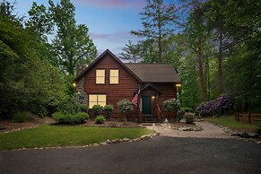 Tree Top Lodge - Gorgeous Lake Cabin With Hot Tub & Magnificent Views