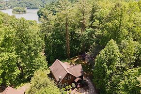 Tree Top Lodge - Gorgeous Lake Cabin With Hot Tub & Magnificent Views